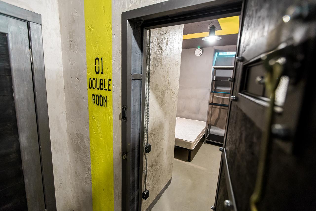Хостел Lviv Loft Prison Экстерьер фото
